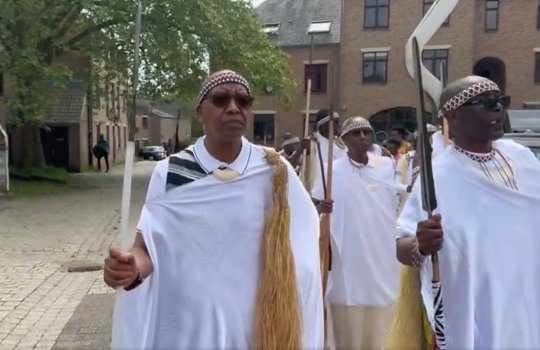 Investiture de “Bashingantahe” organisée par des membres de la diaspora burundaise en Belgique dans une ambiance joyeuse et conviviale.